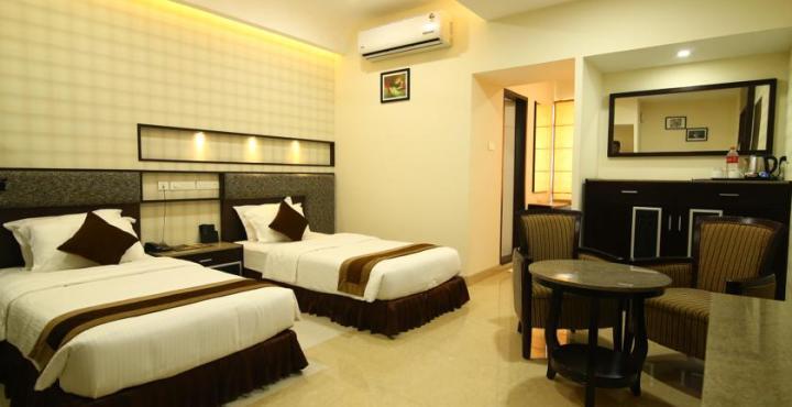 Hotel Southern Residency Kelambakkam Bagian luar foto