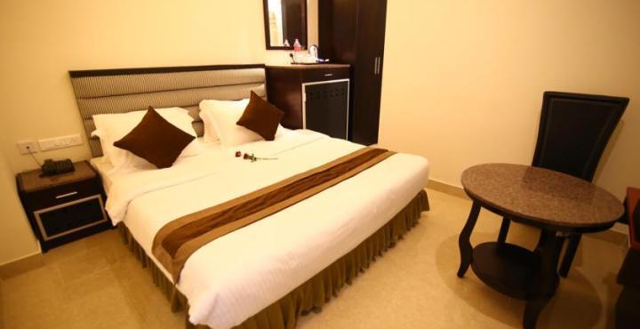 Hotel Southern Residency Kelambakkam Bagian luar foto