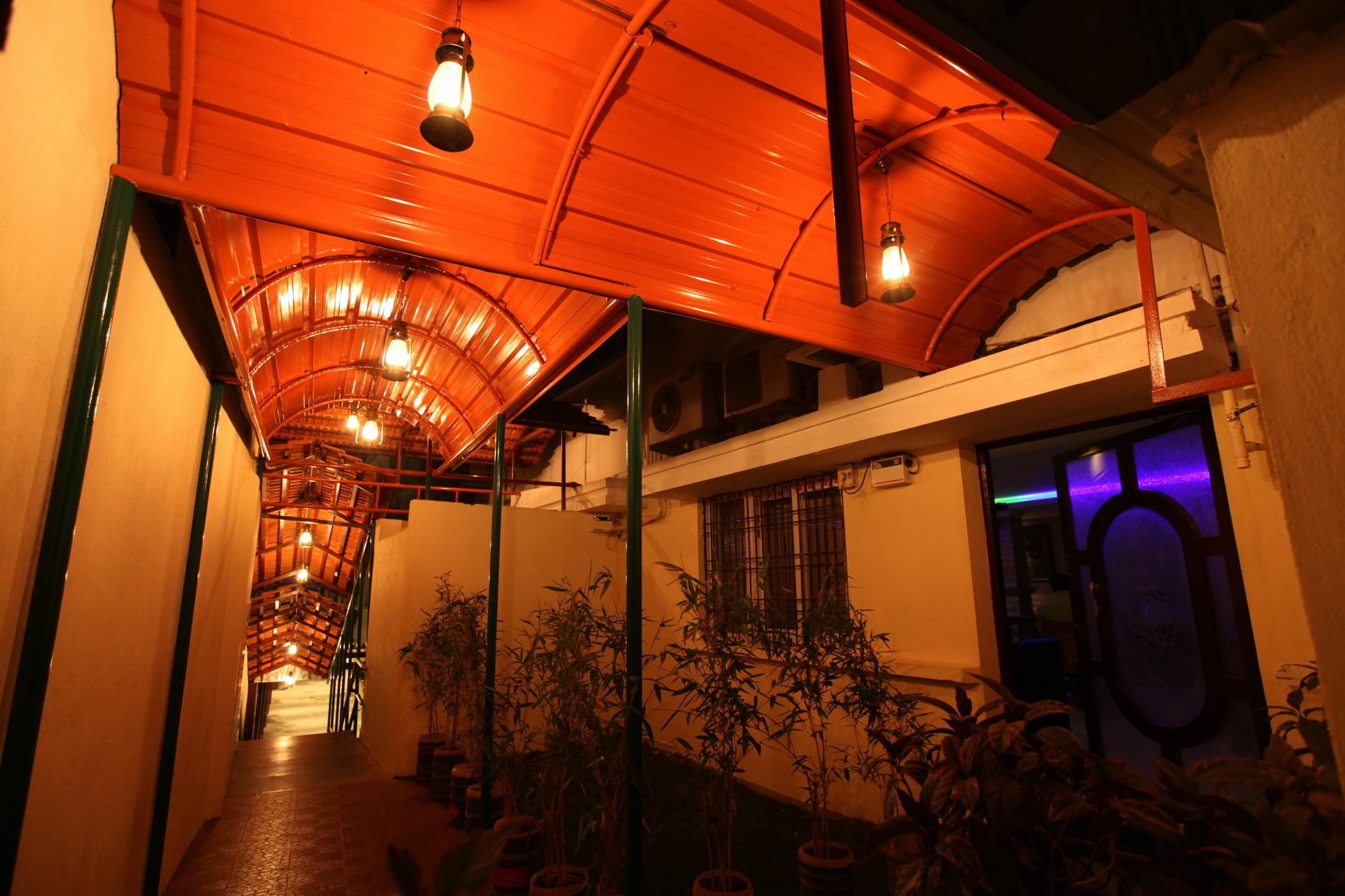 Hotel Southern Residency Kelambakkam Bagian luar foto